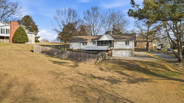 4002 Bow Street NE, Cleveland, TN 37312