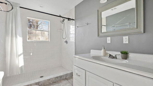 3638 Northrop Street, Lupton City, TN 37351