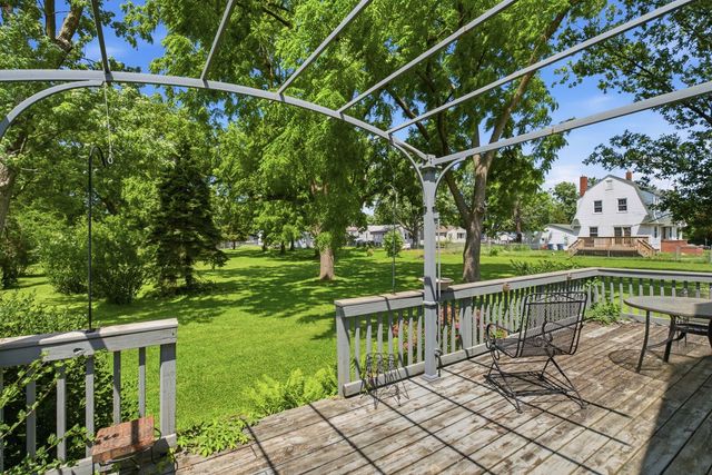 2017 Colona Road, East Moline, IL 61244