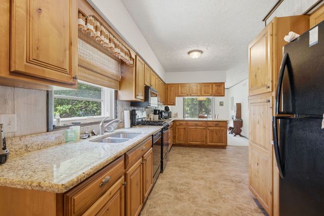 2017 Colona Road, East Moline, IL 61244