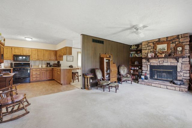 2017 Colona Road, East Moline, IL 61244
