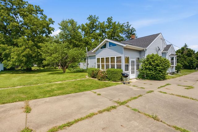 2017 Colona Road, East Moline, IL 61244