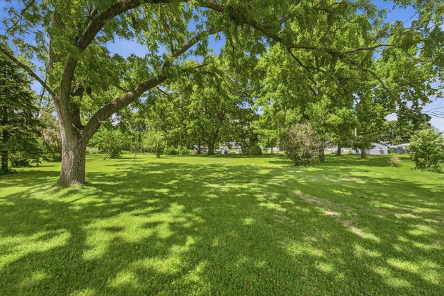 2017 Colona Road, East Moline, IL 61244