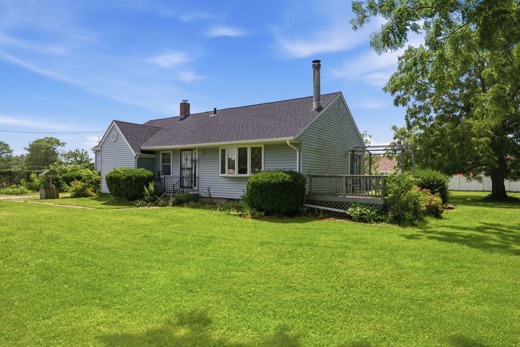 2017 Colona Road, East Moline, IL 61244