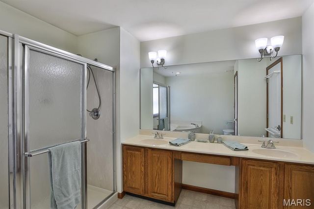 548 Crown Passage Drive, St Charles, MO 63303