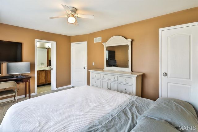 548 Crown Passage Drive, St Charles, MO 63303