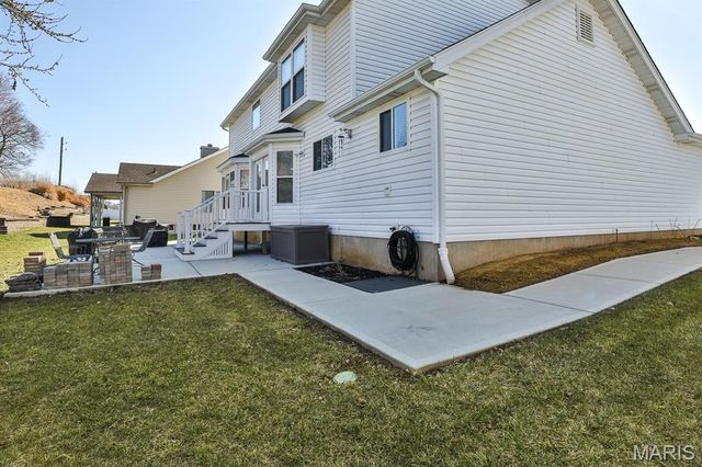 548 Crown Passage Drive, St Charles, MO 63303