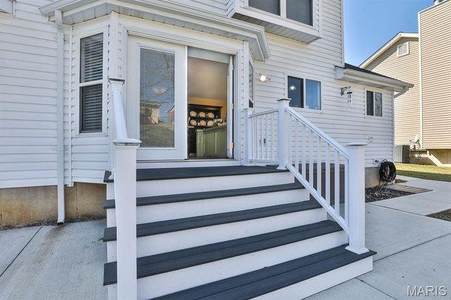 548 Crown Passage Drive, St Charles, MO 63303