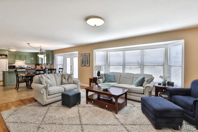 548 Crown Passage Drive, St Charles, MO 63303