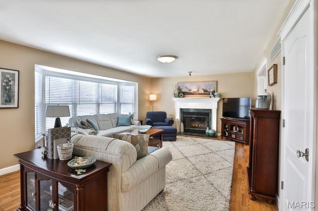 548 Crown Passage Drive, St Charles, MO 63303