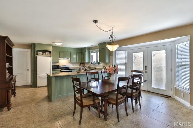 548 Crown Passage Drive, St Charles, MO 63303