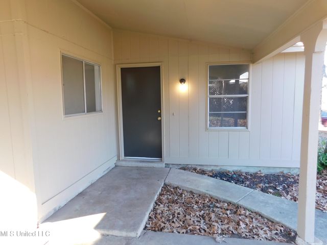 6600 Embassy Circle, Horn Lake, MS 38637