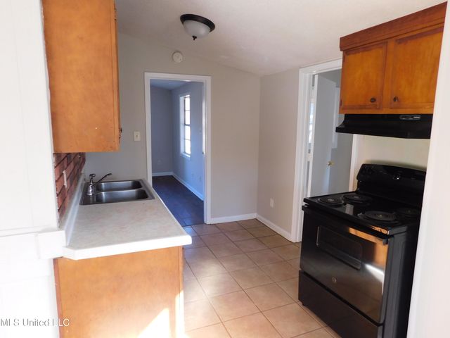 6600 Embassy Circle, Horn Lake, MS 38637