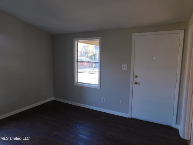 6600 Embassy Circle, Horn Lake, MS 38637
