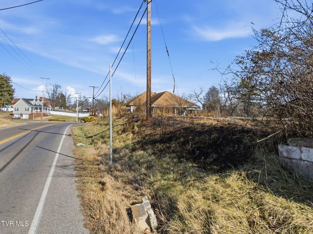 1515 Bloomingdale Road, Kingsport, TN 37660