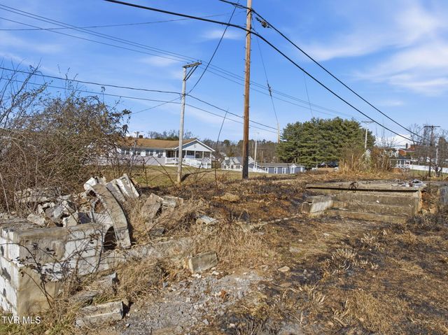 1515 Bloomingdale Road, Kingsport, TN 37660