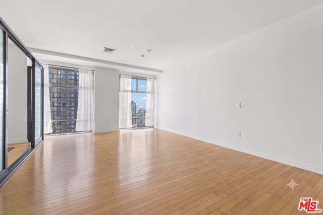 801 S Grand Avenue 1508, Los Angeles, CA 90017