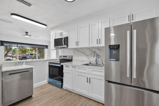 540 NE 61st Street, Oakland Park, FL 33334