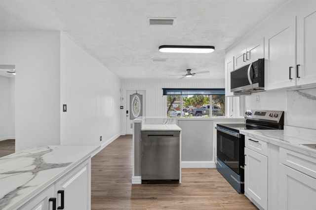 540 NE 61st Street, Oakland Park, FL 33334