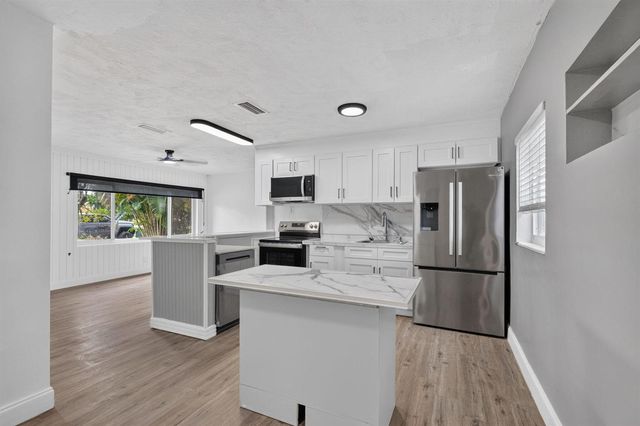 540 NE 61st Street, Oakland Park, FL 33334