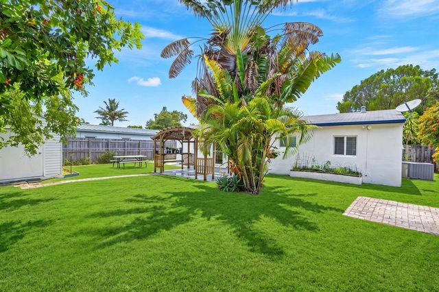 540 NE 61st Street, Oakland Park, FL 33334