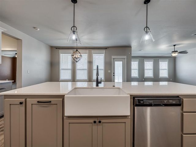 2001 Aminas Way, Yukon, OK 73099