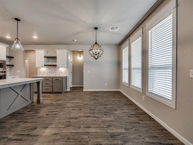 2001 Aminas Way, Yukon, OK 73099