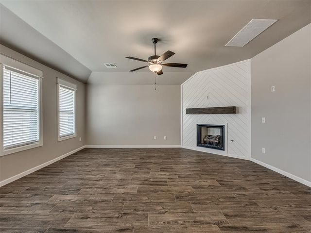 2001 Aminas Way, Yukon, OK 73099