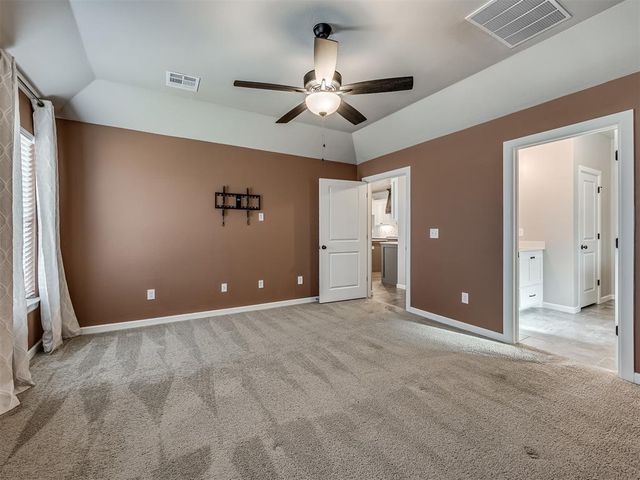 2001 Aminas Way, Yukon, OK 73099