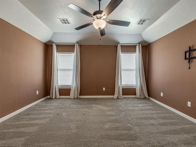 2001 Aminas Way, Yukon, OK 73099