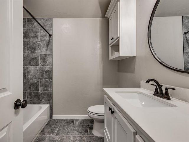 2001 Aminas Way, Yukon, OK 73099