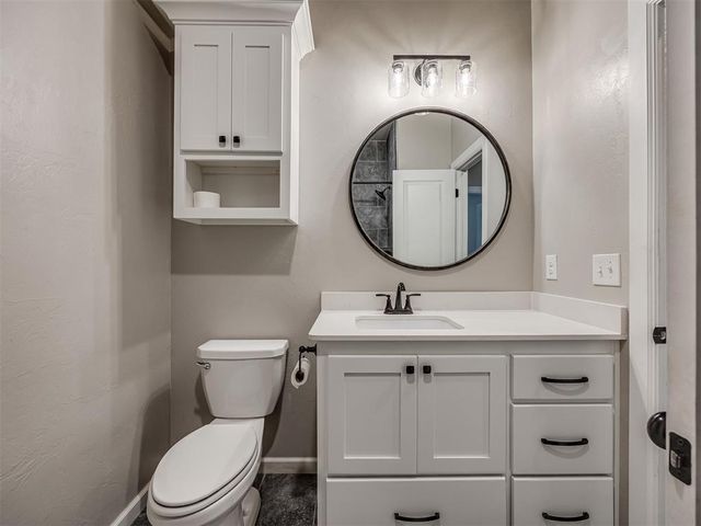 2001 Aminas Way, Yukon, OK 73099