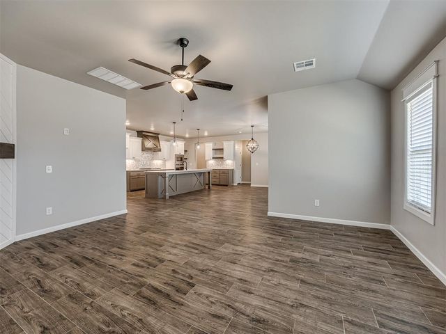 2001 Aminas Way, Yukon, OK 73099