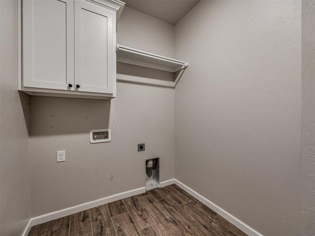 2001 Aminas Way, Yukon, OK 73099