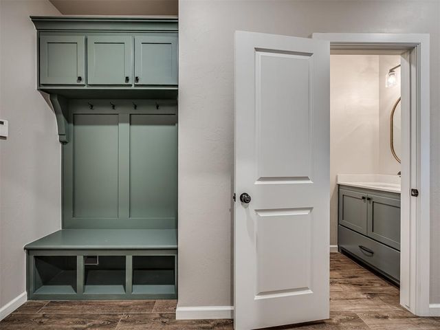 2001 Aminas Way, Yukon, OK 73099