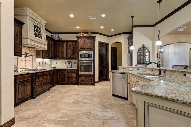 14160 Meritage Drive, Edmond, OK 73034