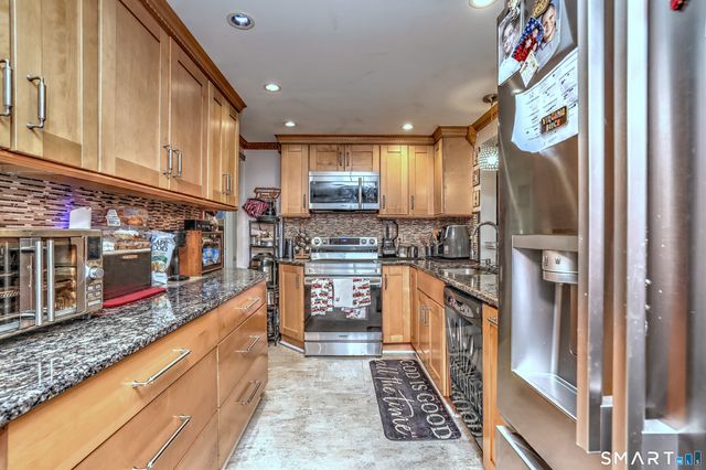 316 Goldenrod Avenue, Bridgeport, CT 06606