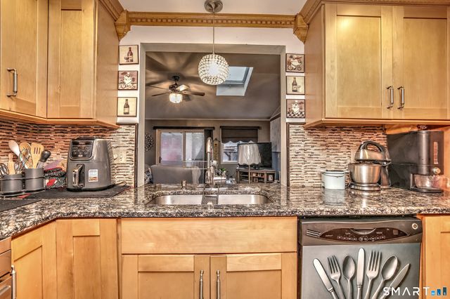 316 Goldenrod Avenue, Bridgeport, CT 06606