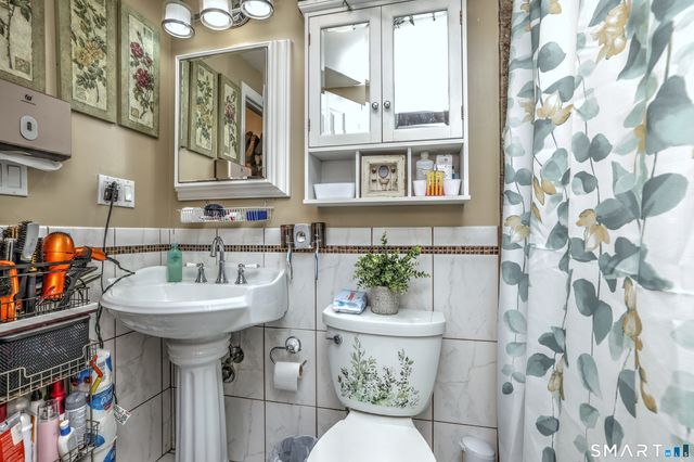 316 Goldenrod Avenue, Bridgeport, CT 06606