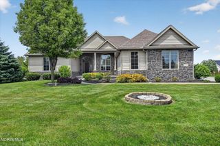 2998 Stonegate Drive, Maumee, OH 43537