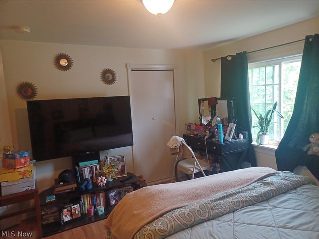 42 N Clover Avenue, Niles, OH 44446