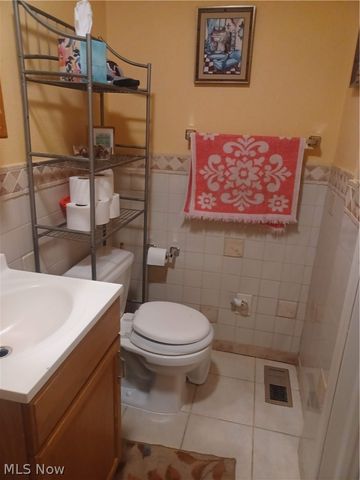 42 N Clover Avenue, Niles, OH 44446
