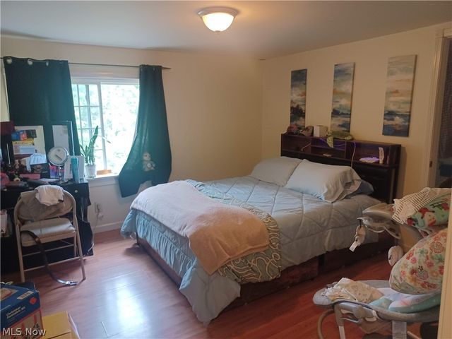 42 N Clover Avenue, Niles, OH 44446