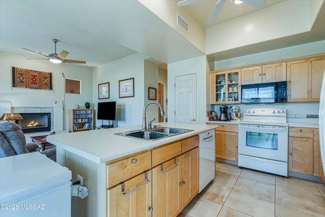 7913 S Galileo Lane, Tucson, AZ 85747