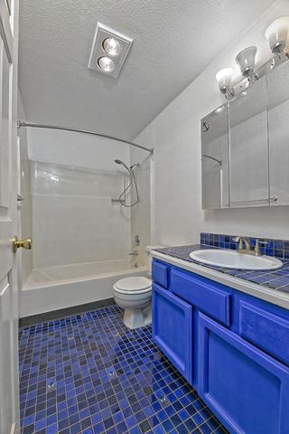 2429 E Barnett Road, Medford, OR 97504
