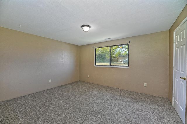 2429 E Barnett Road, Medford, OR 97504