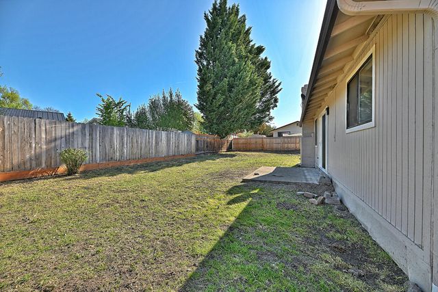 2429 E Barnett Road, Medford, OR 97504