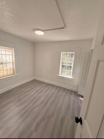 5720 NW 23rd Avenue, Miami, FL 33142