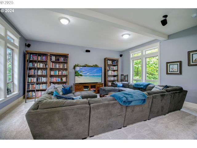 15119 S HOFFMAN Rd, Oregon City, OR 97045