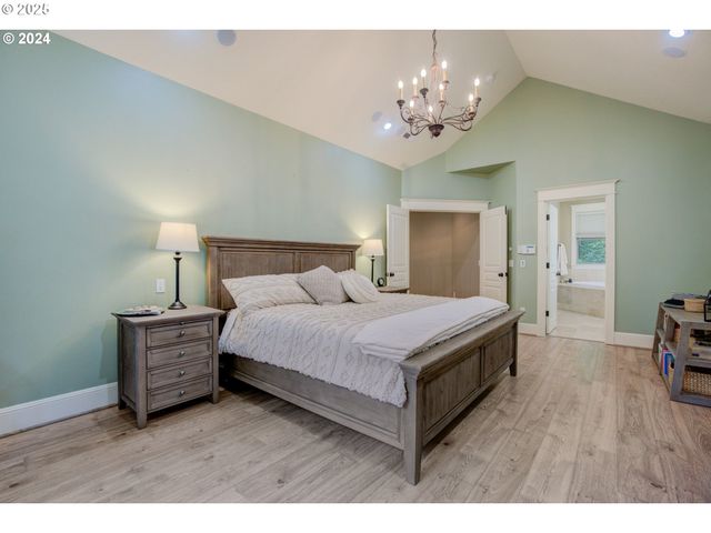 15119 S HOFFMAN Rd, Oregon City, OR 97045